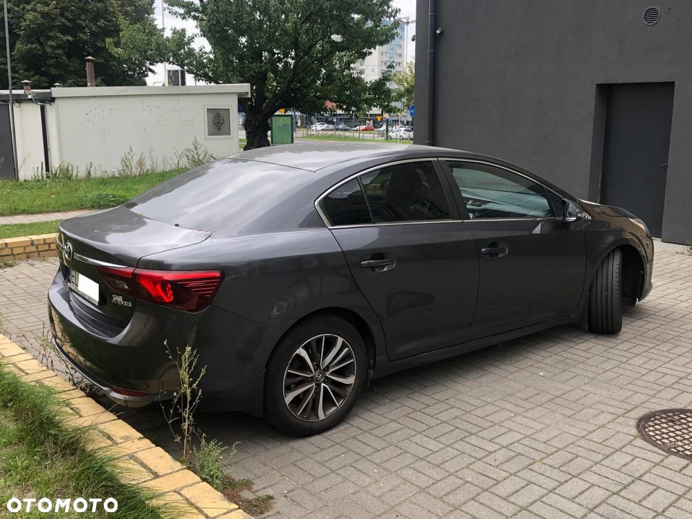 Toyota Avensis 1.8 Premium - 6