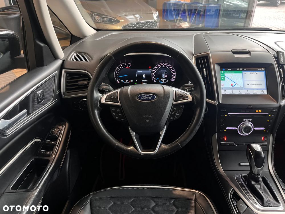 Ford S-Max - 16