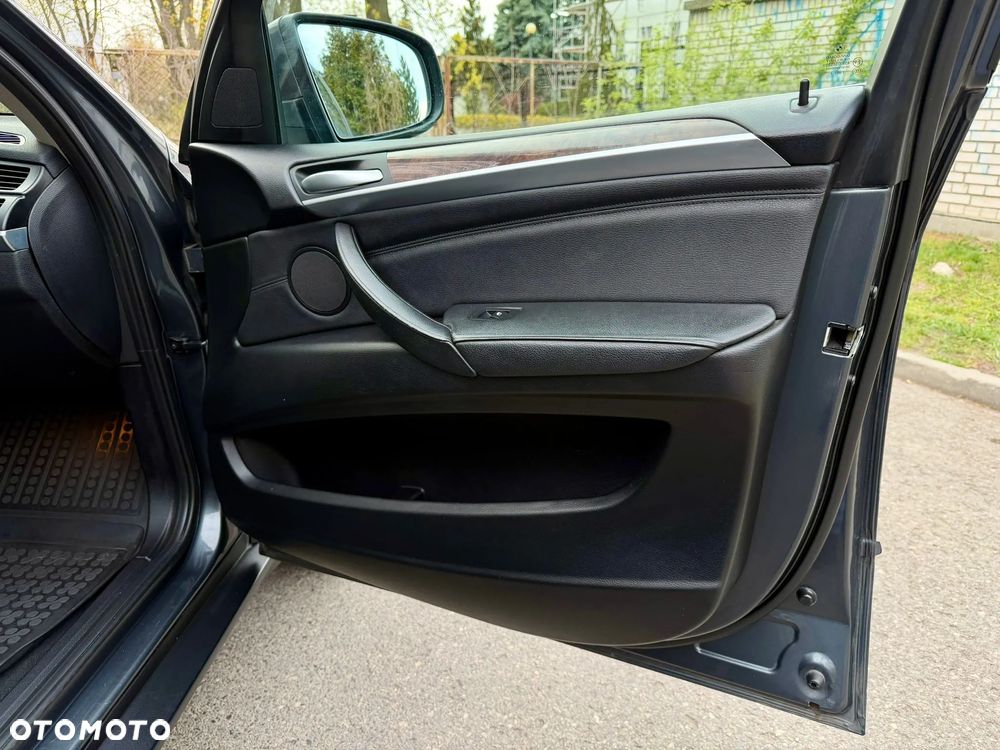 BMW X5 xDrive35i Edition Exclusive - 17