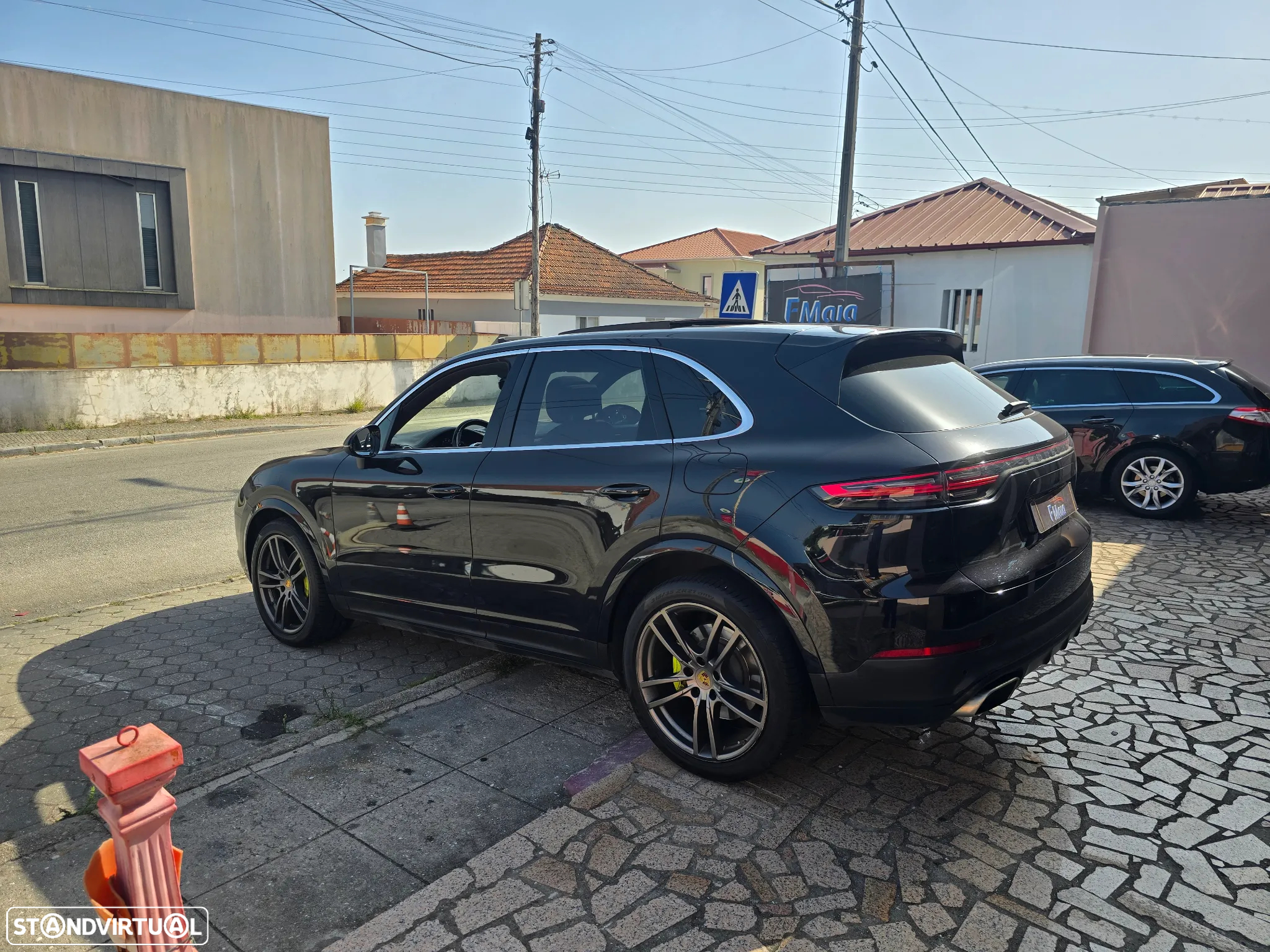 Porsche Cayenne - 2