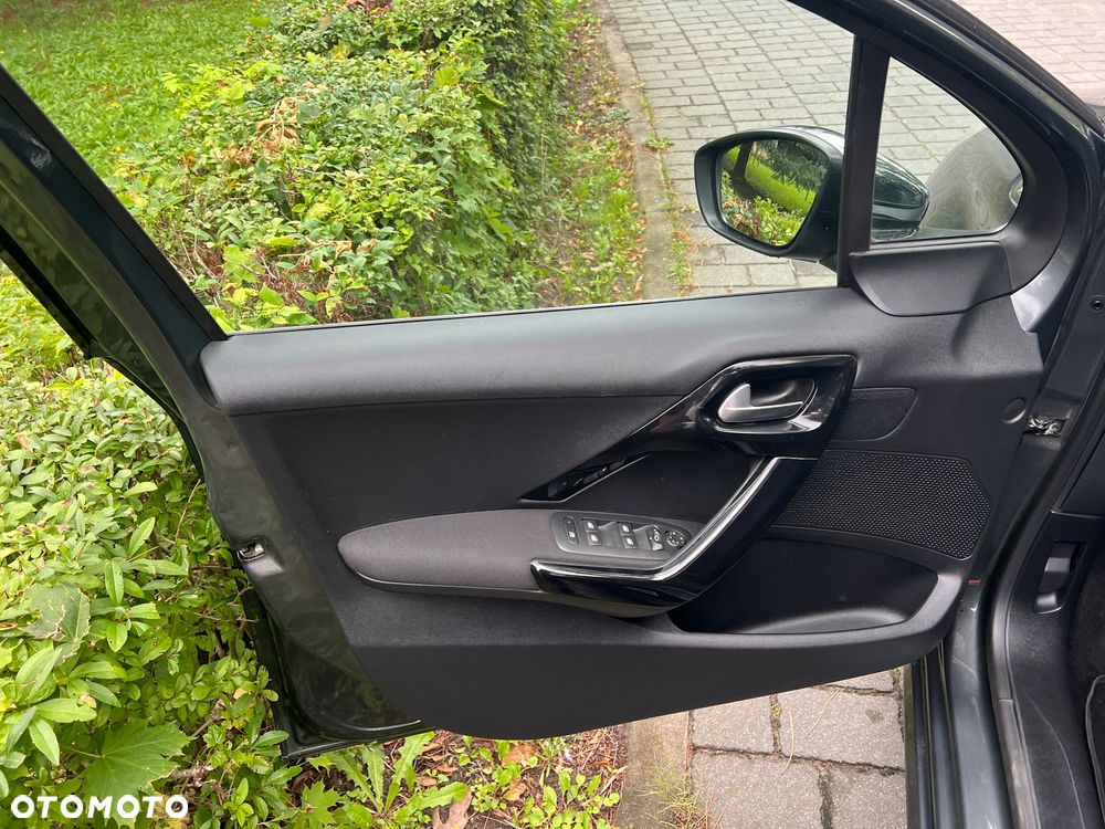 Peugeot 208 1.6 BlueHDi Allure S&S - 14