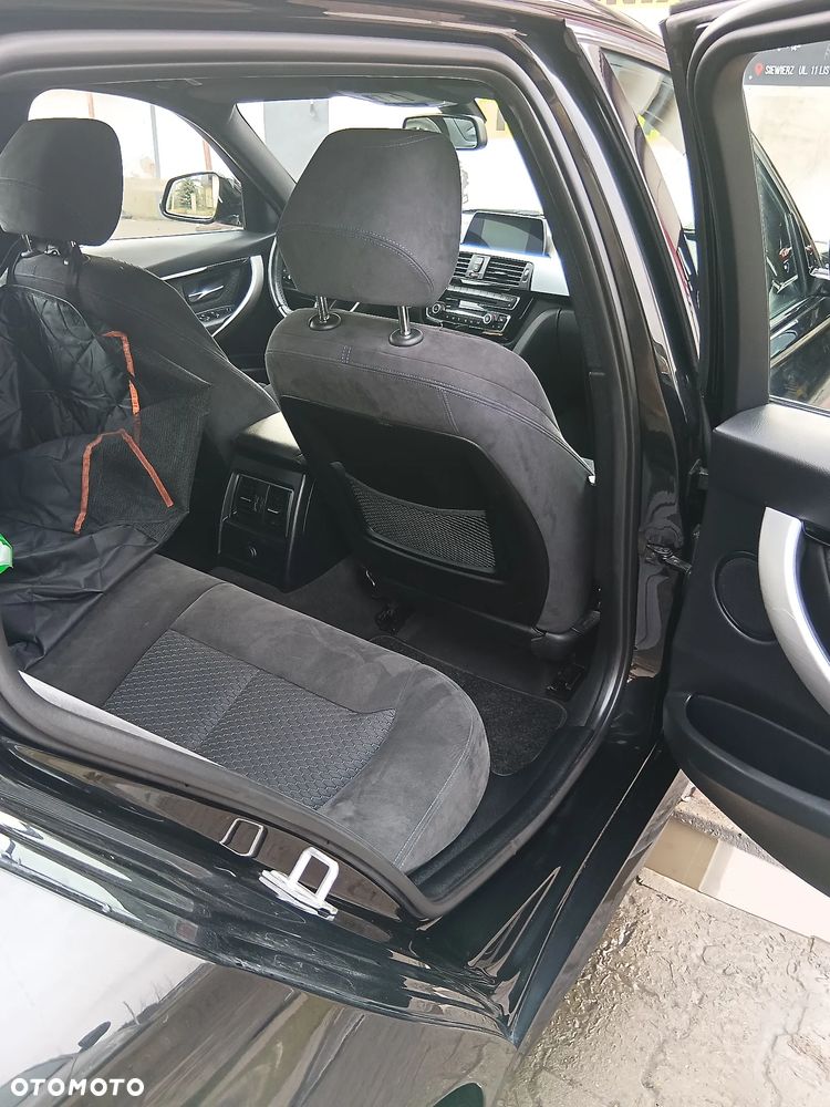 BMW Seria 3 318i Edition M Sport Shadow - 8