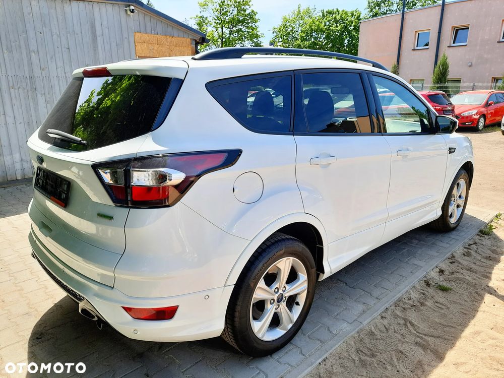 Ford Kuga 1.5 EcoBoost 2x4 ST-Line - 14