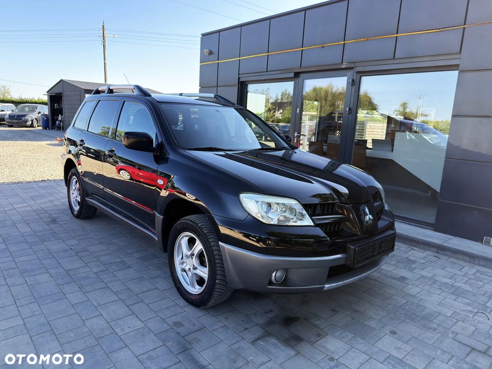 Mitsubishi Outlander 2.0 Invite - 1