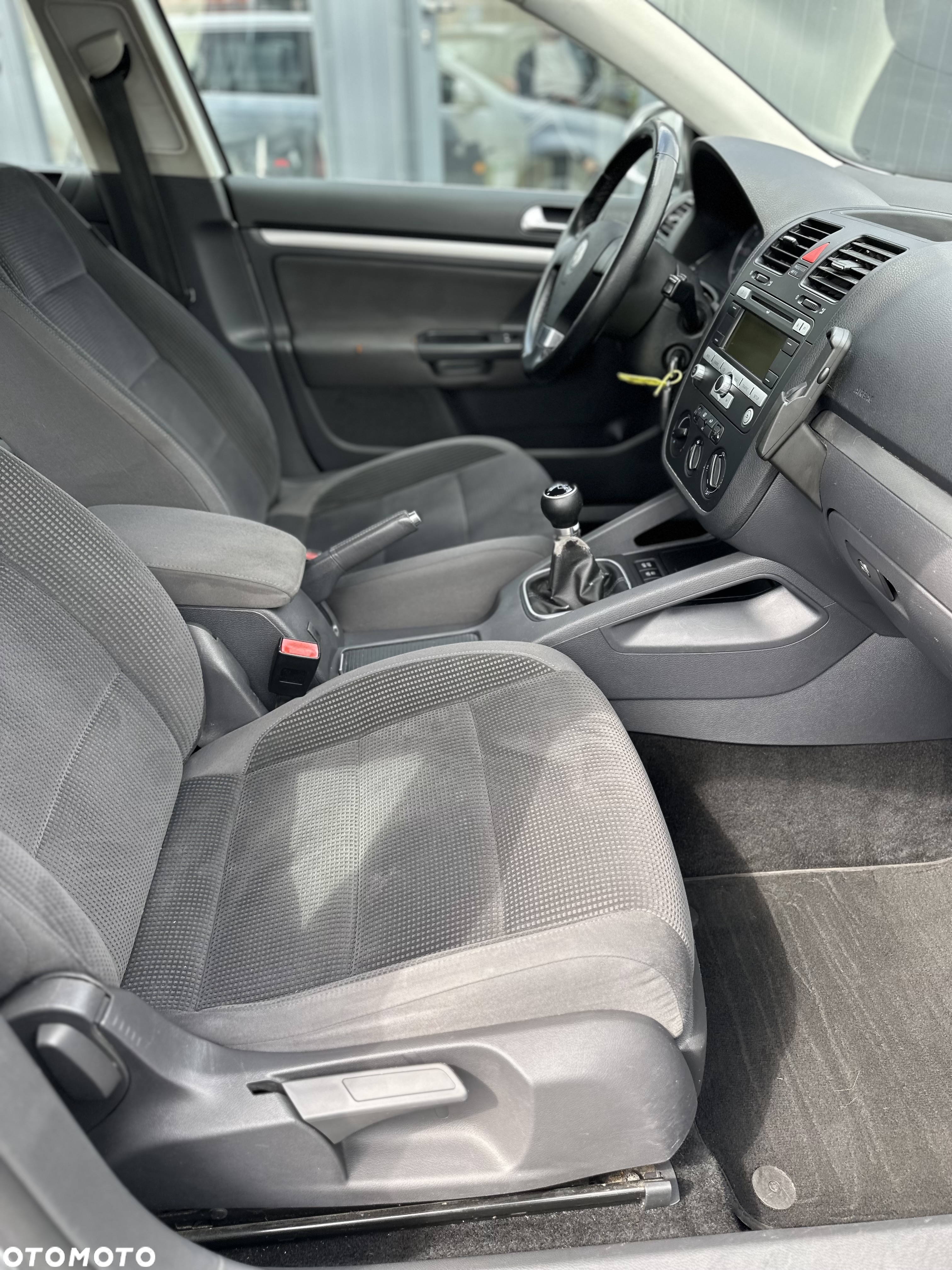 Volkswagen Golf 1.9 TDI DPF Edition BlueMotion - 19
