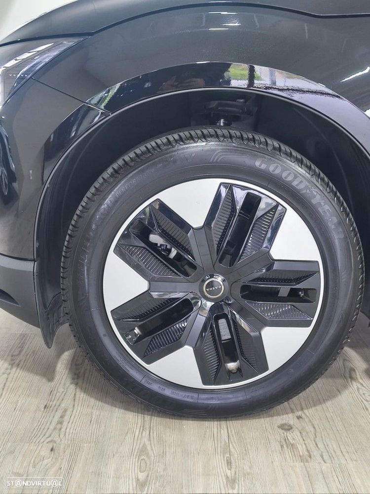 Volvo EX30 69 kWh Single Motor Extended Range Core - 28