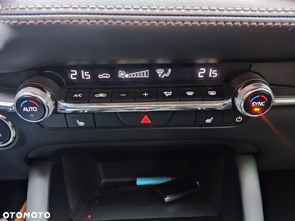 Mazda 3 e-SKYACTIV-G 122 M HYBRID EXCLUSIVE-LINE - 24