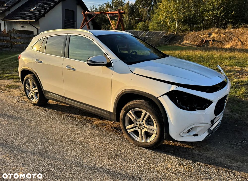 Mercedes-Benz GLA 250 8G-DCT - 38