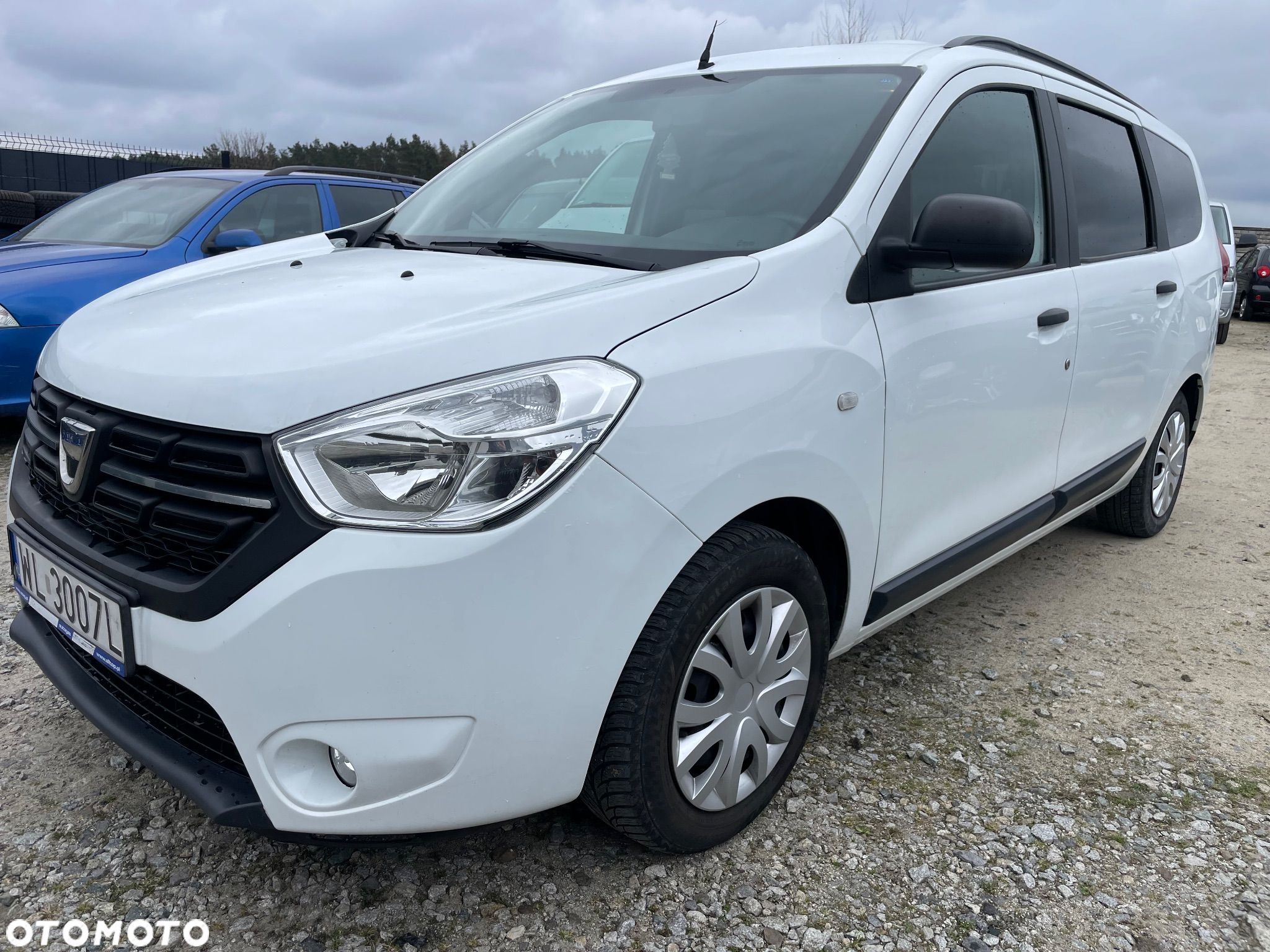 Dacia Lodgy 1.6 SCe Outdoor S&S - 1