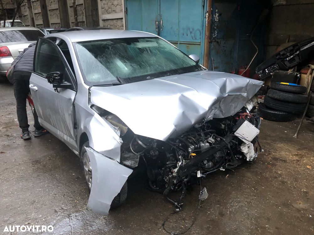 Dezmembrez Skoda Octavia 2014 gri argintiu - 8