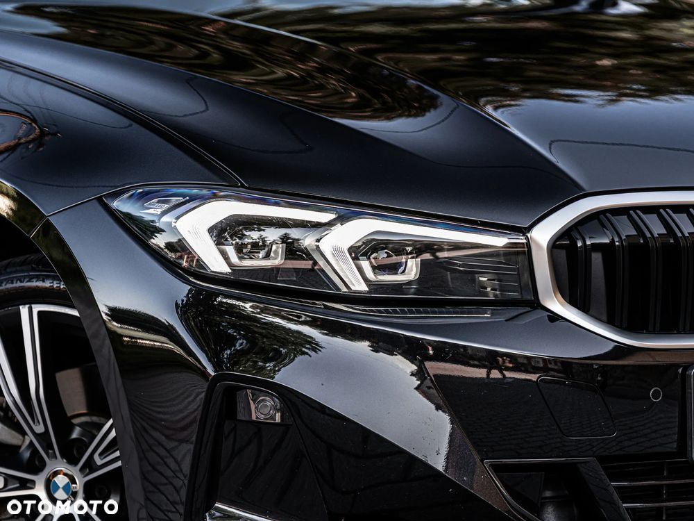 BMW Seria 3 330i xDrive M Sport - 10