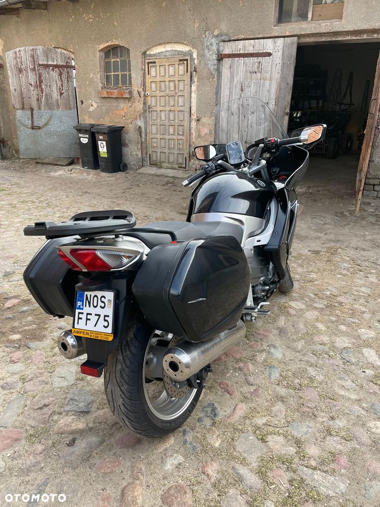 Yamaha FJR - 6