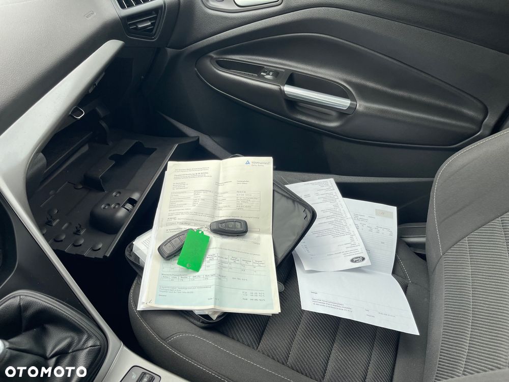 Ford Kuga 2.0 TDCi FWD Titanium - 12