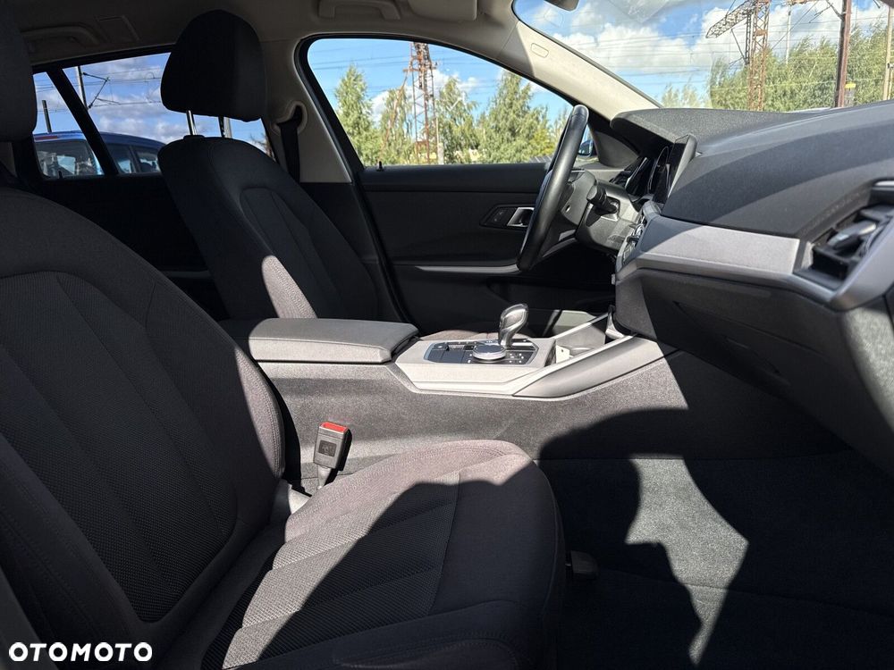 BMW Seria 3 320d xDrive MHEV Advantage - 13