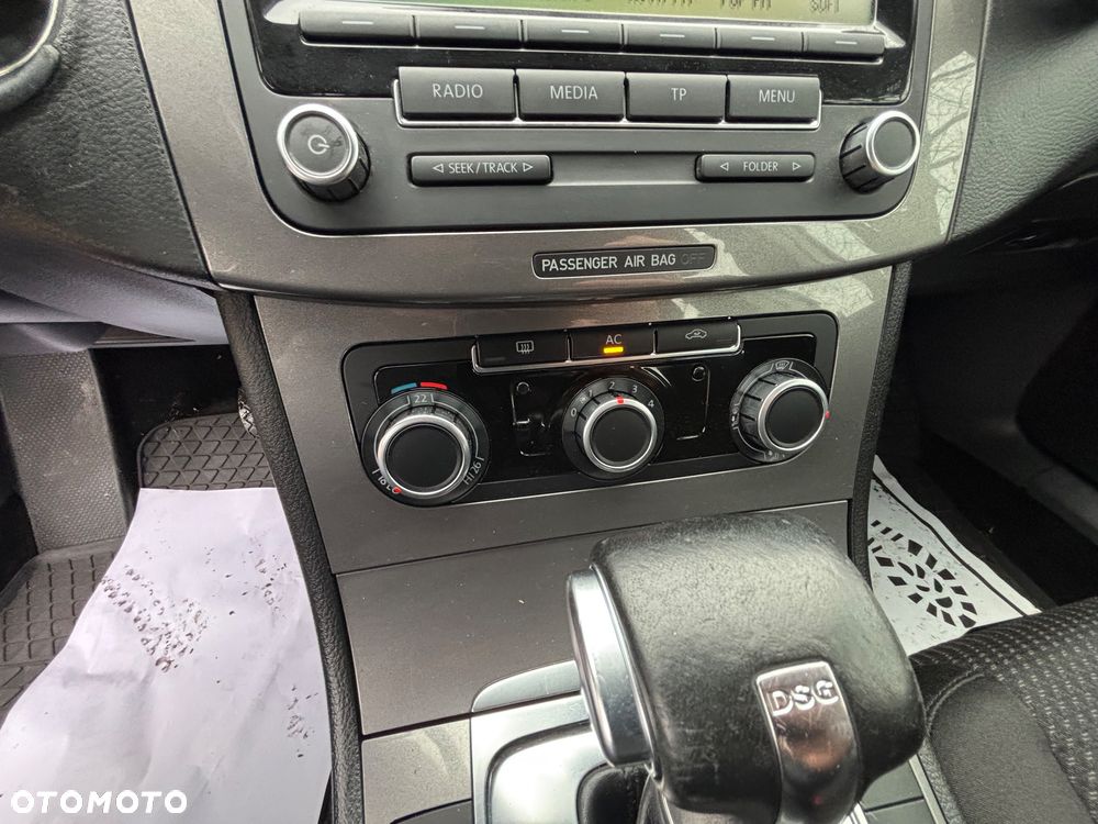 Volkswagen Passat Variant 2.0 TDI DPF DSG Comfortline - 16