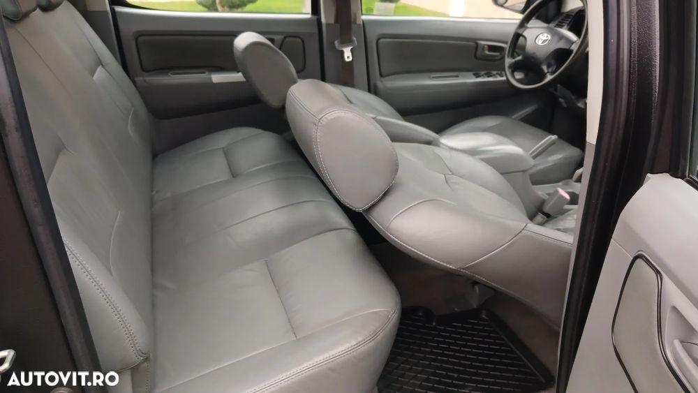 Toyota Hilux - 8