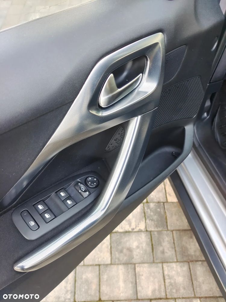 Peugeot 2008 PureTech 82 Allure - 35