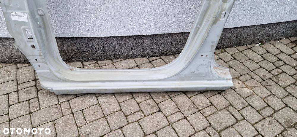 PRÓG SŁUPEK LEWY HYUNDAI i20 II 14-> 71112-C8000 - 2