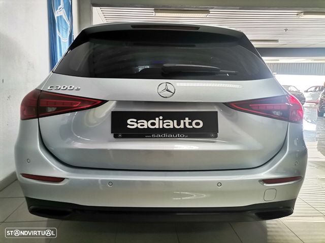 Mercedes-Benz C 300 e T 9G-TRONIC Avantgarde - 4