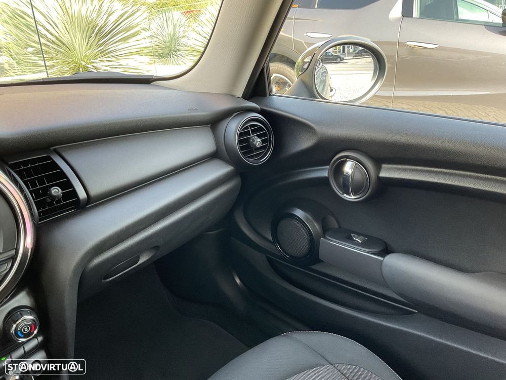 MINI 3 Portas One D - 33