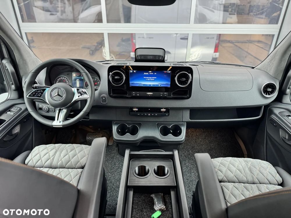 Mercedes-Benz Sprinter - 10