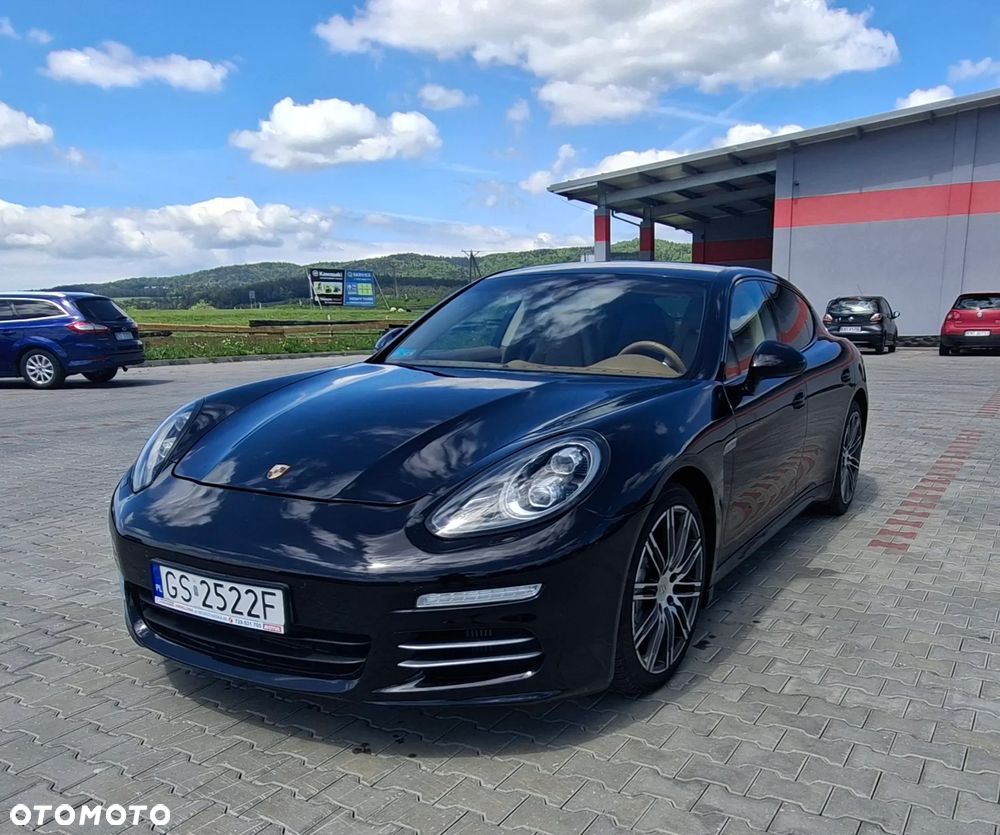 Porsche Panamera 4S - 1