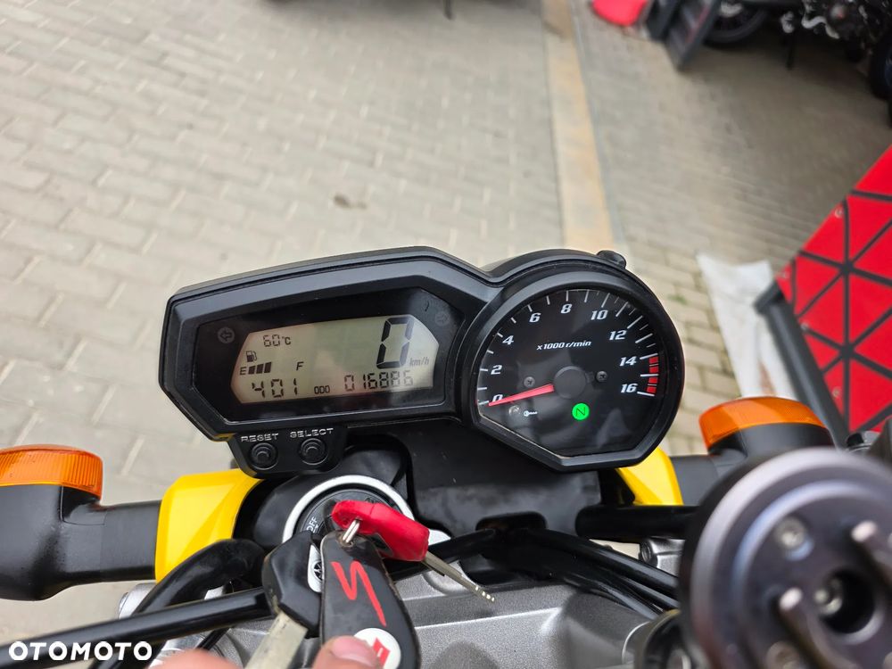 Yamaha FZ6 - 18