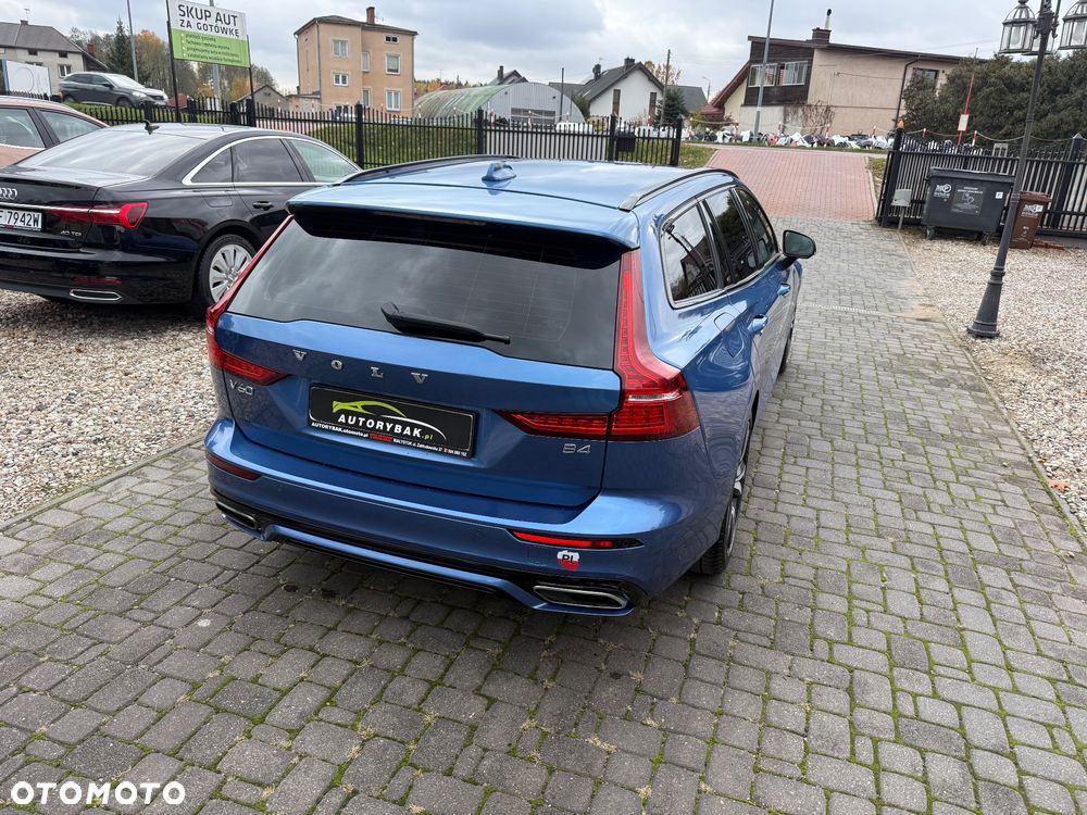 Volvo V60 B4 B R-Design - 38