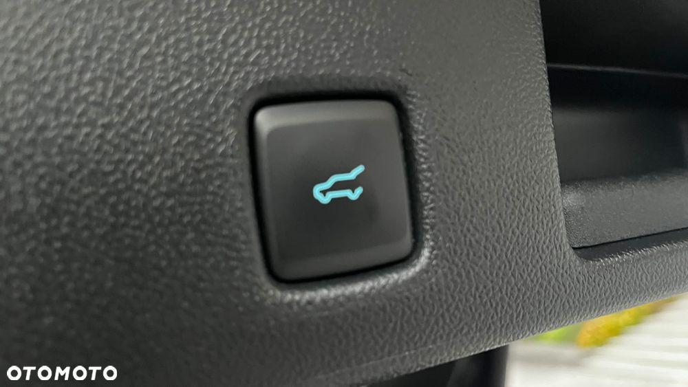 Ford Kuga - 36