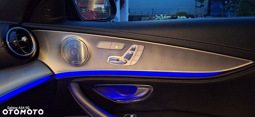 Mercedes-Benz Klasa E 220 d 4Matic 9G-TRONIC AMG Line - 22