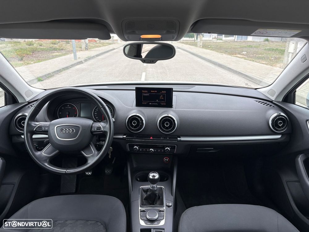 Audi A3 Sportback 1.6 TDI Attraction Ultra - 8