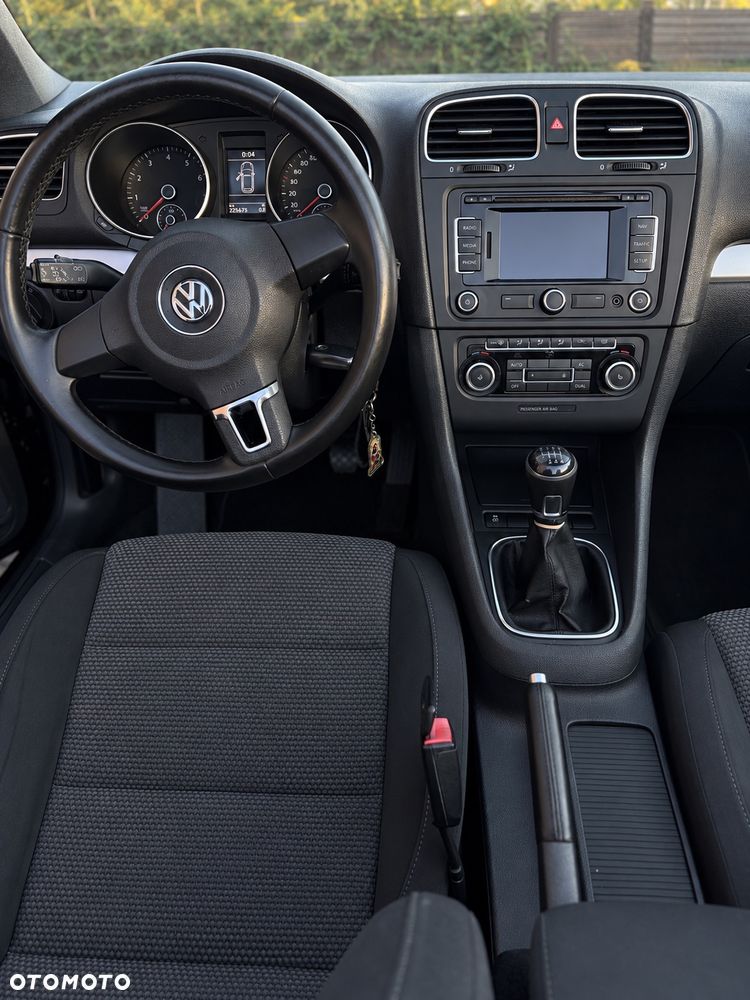 Volkswagen Golf - 22