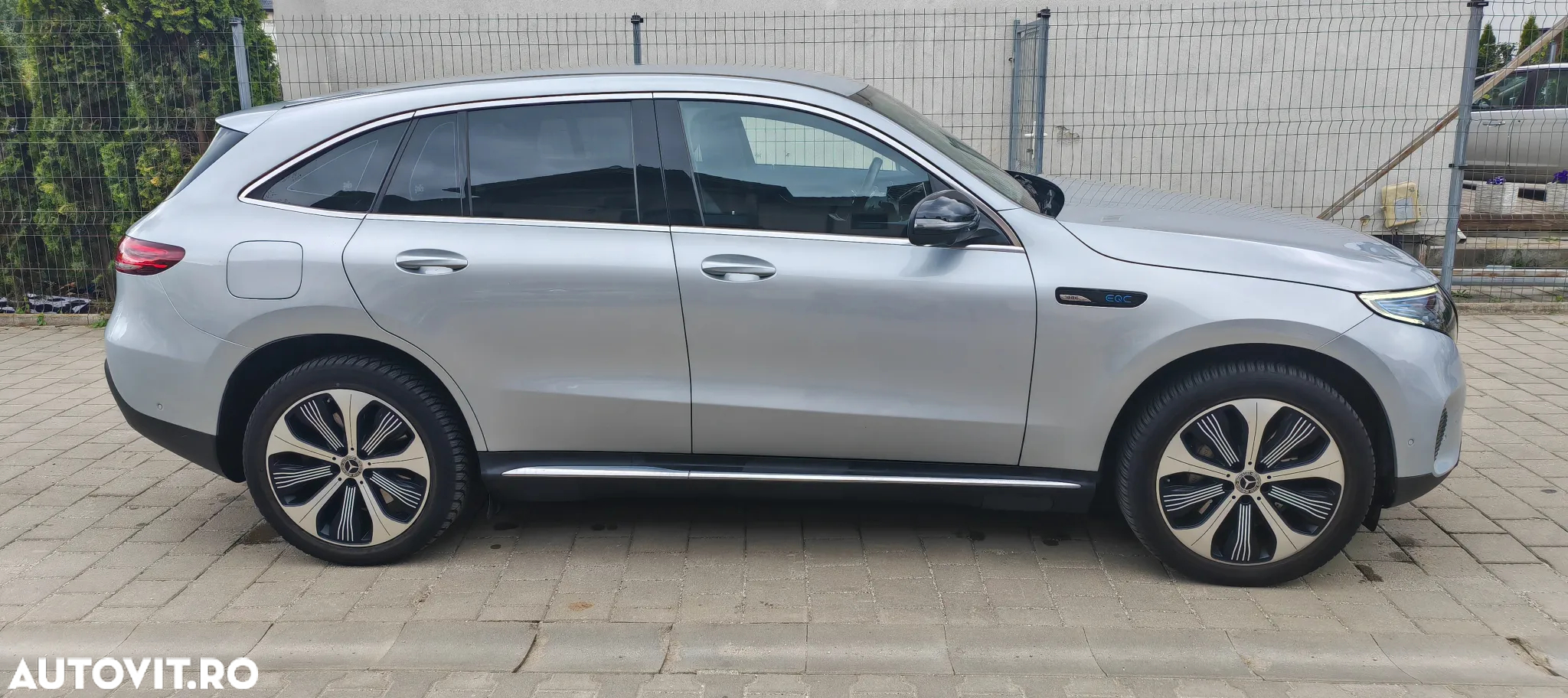 Mercedes-Benz EQC 400 4MATIC - 9