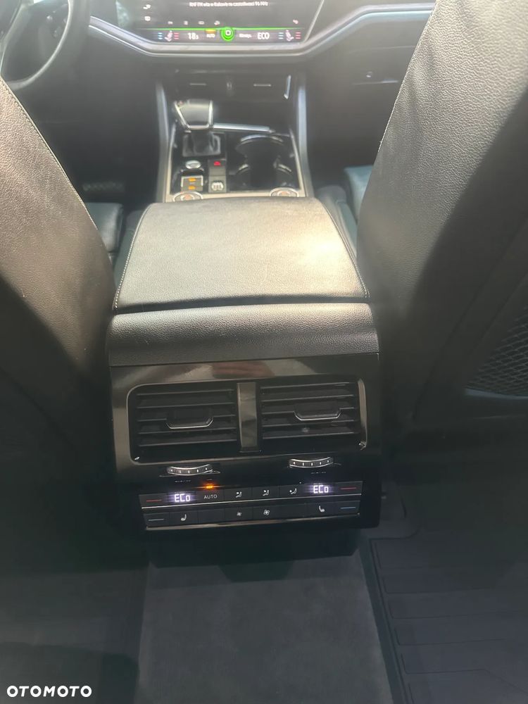 Volkswagen Touareg 3.0 V6 TFSI 4Motion R-Line - 10