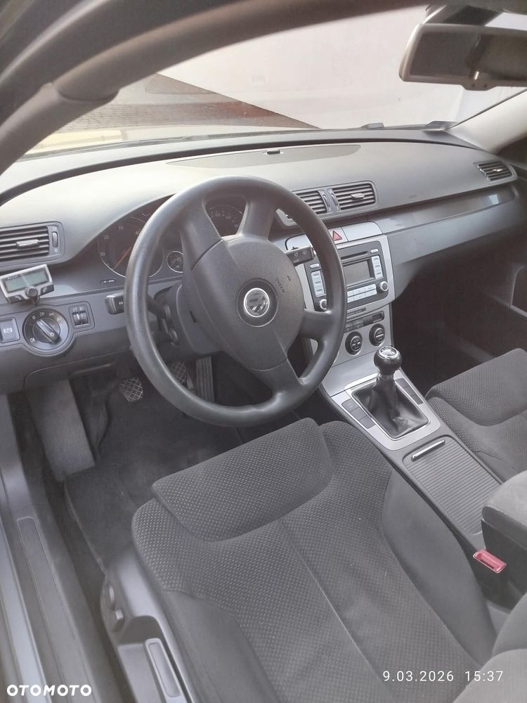 Volkswagen Passat 1.9 TDI DPF Trendline - 5