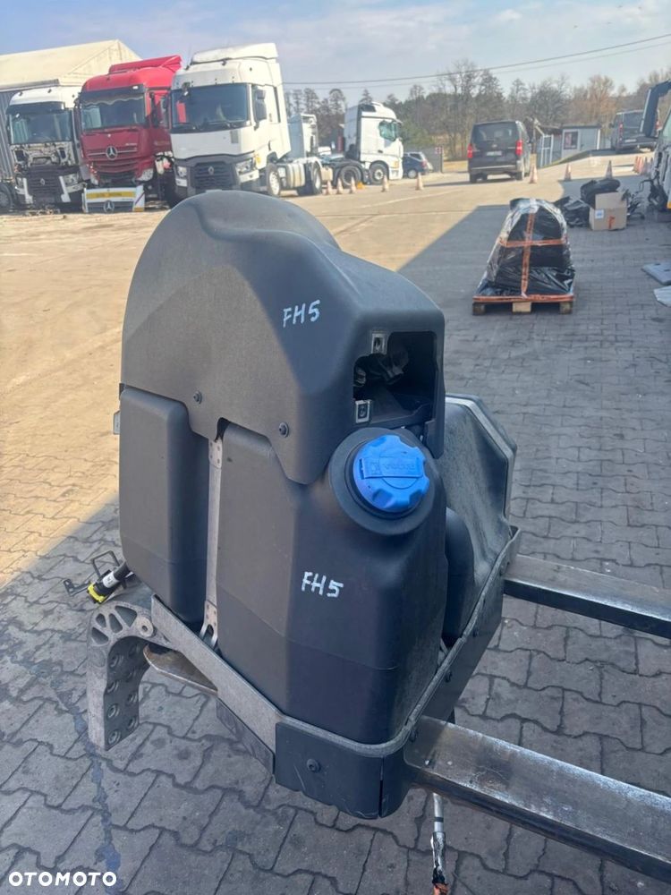 VOLVO FH5 ZBIORNIK ADBLUE POD KABINĘ EURO 6 23267256 - 1