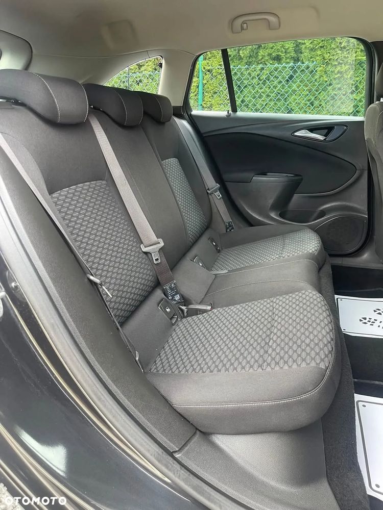 Opel Astra 1.6 CDTI Sport - 10