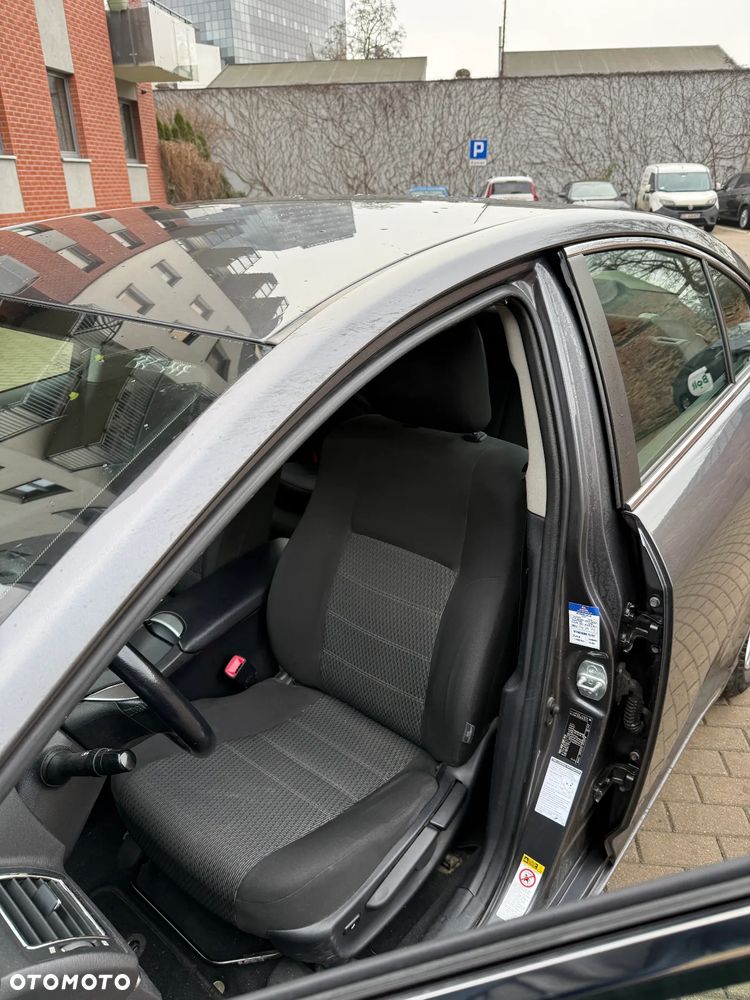 Toyota Avensis 1.8 Sol EU5 MS - 3