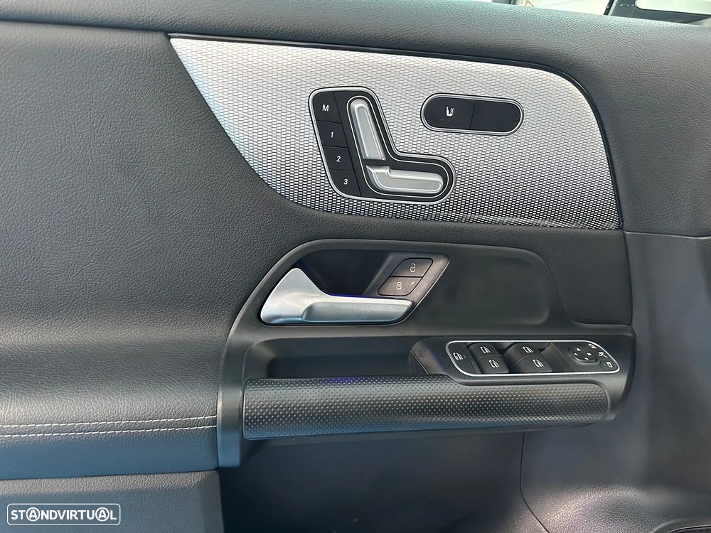 Mercedes-Benz GLA 200 7G-DCT Style - 19