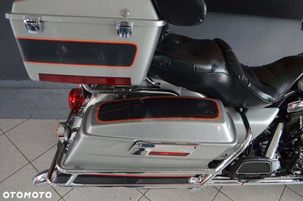 Harley-Davidson FLHT Electra Glide Standard - 13