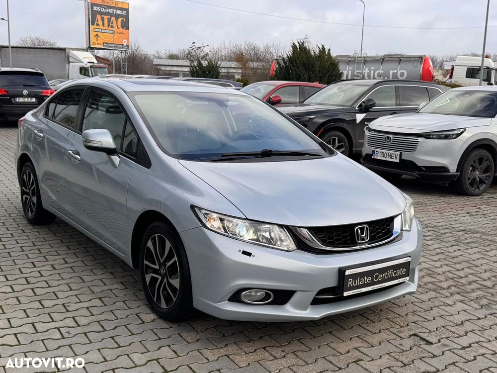 Honda Civic 1.8 ES - 3