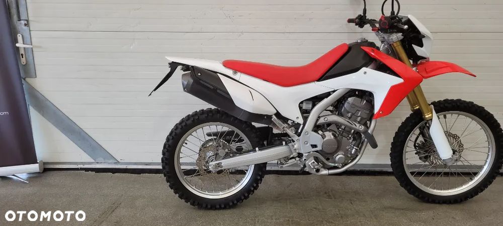Honda CRF - 17