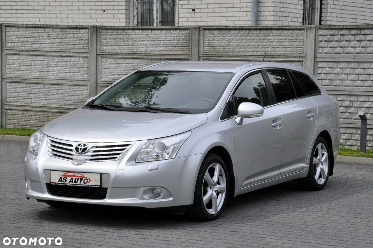 Toyota Avensis Combi 1.6 Sol - 19