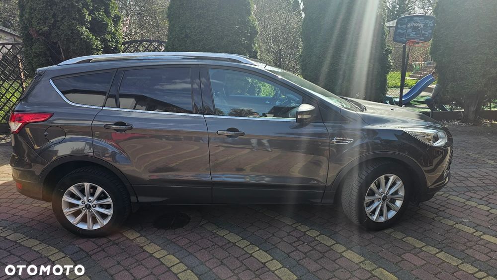 Ford Kuga 2.0 TDCi 2x4 Titanium - 2