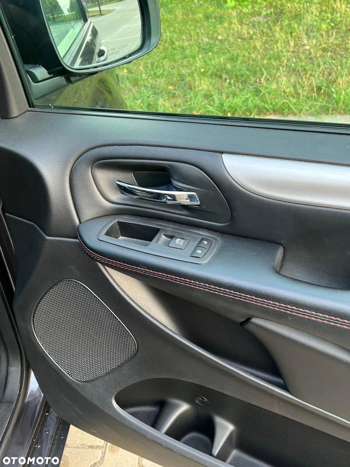 Dodge Grand Caravan - 21