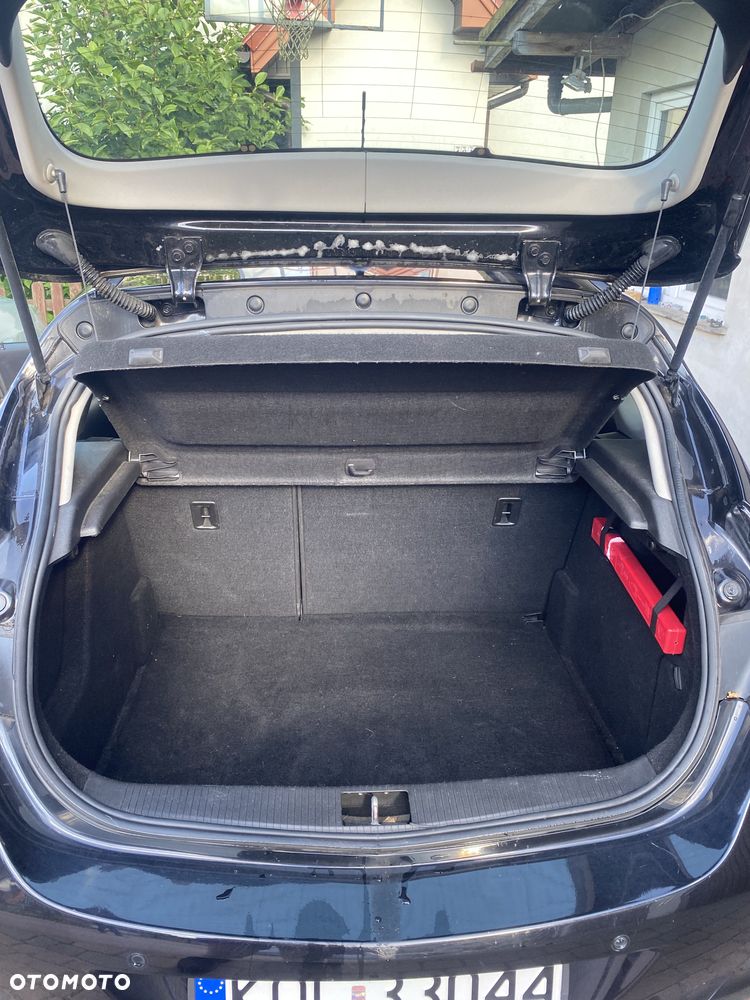 Opel Astra IV 1.4 T Cosmo - 12