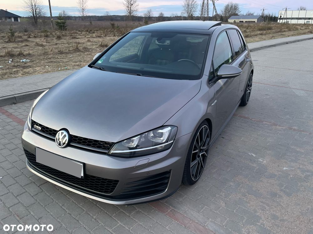 Volkswagen Golf - 27