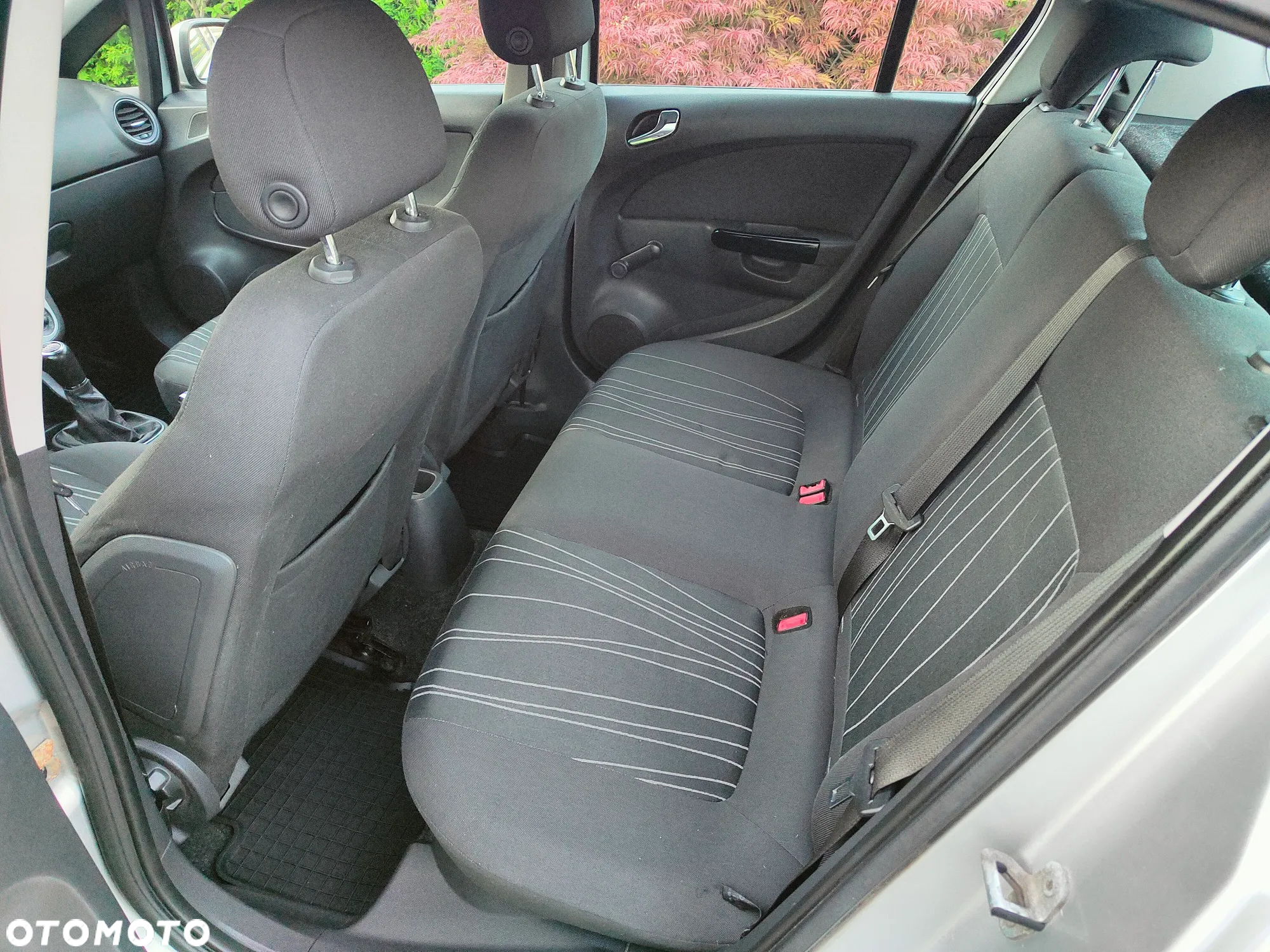 Opel Corsa 1.2 16V Enjoy - 10