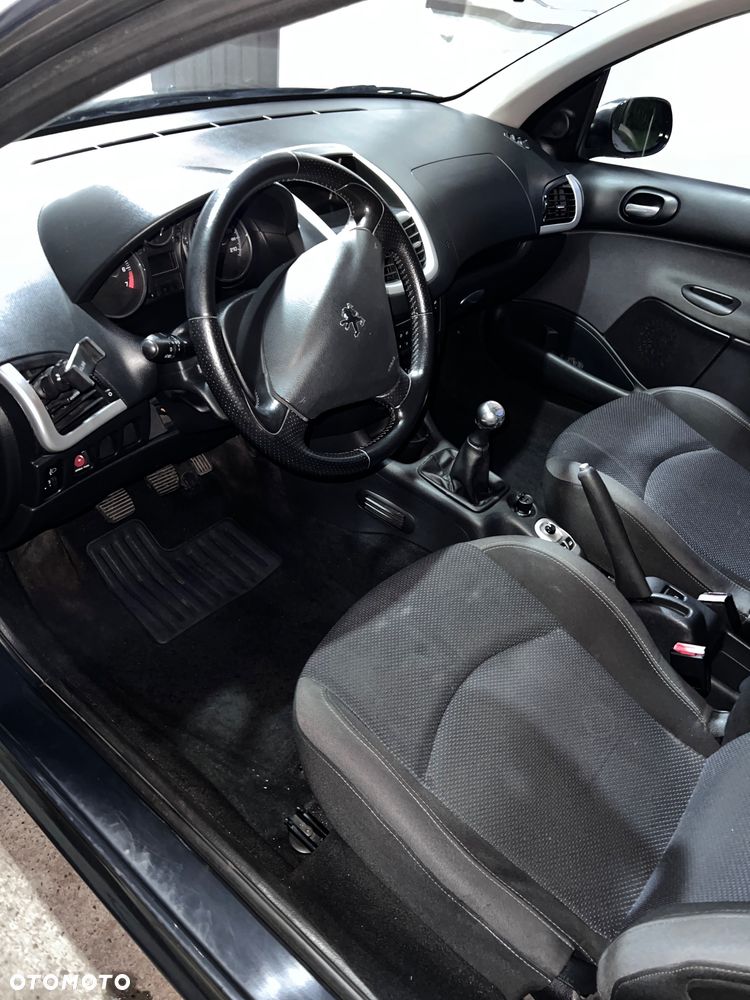 Peugeot 206 - 24