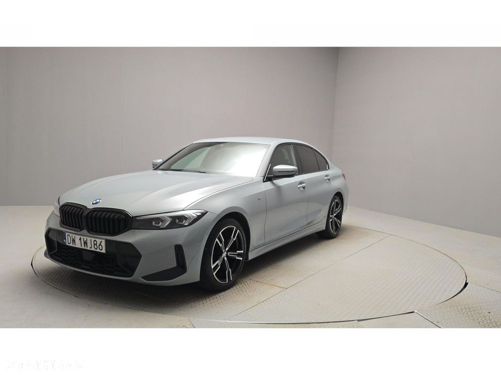 BMW Seria 3 320d xDrive mHEV M Sport - 8